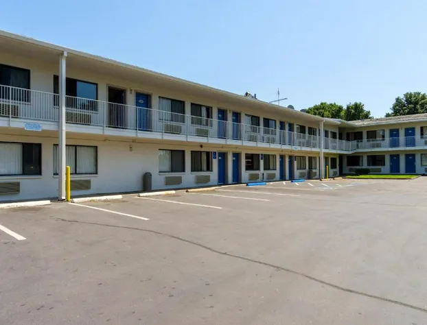 Motel 6 Redding, CA - Central hotel detail image 4