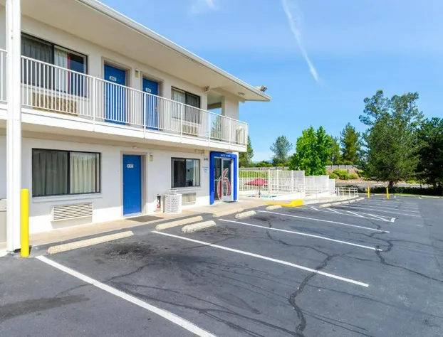 Motel 6 Redding, CA - Central hotel detail image 4