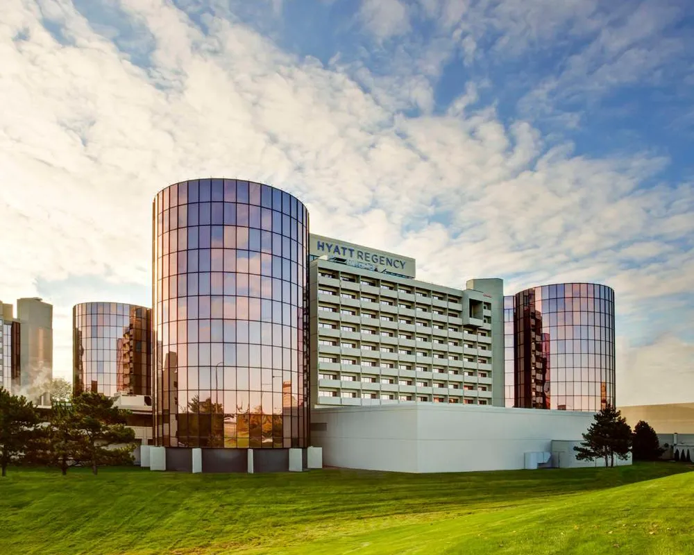 Hyatt Regency O'Hare Chicago hotel hero