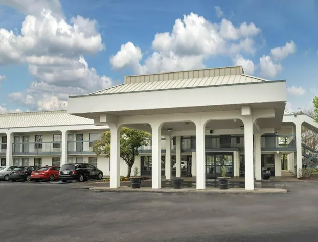 Baymont by Wyndham Murfreesboro hotel detail image 1