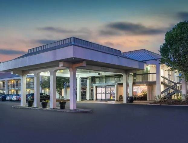 Baymont by Wyndham Murfreesboro hotel detail image 2