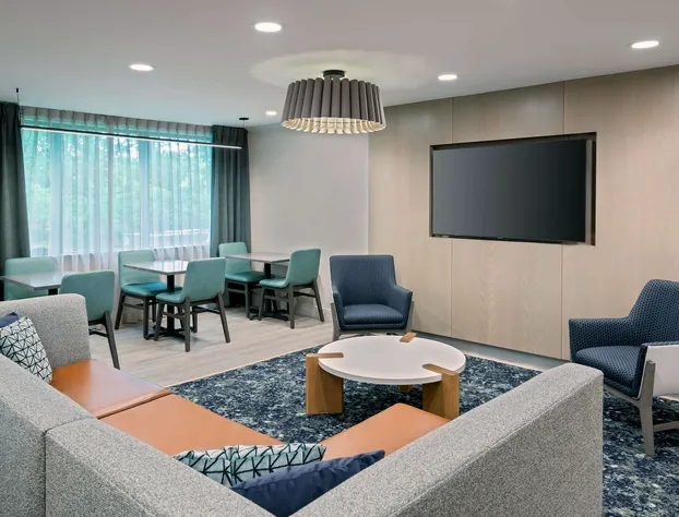 Hampton Inn Hartford/Airport hotel detail image 4