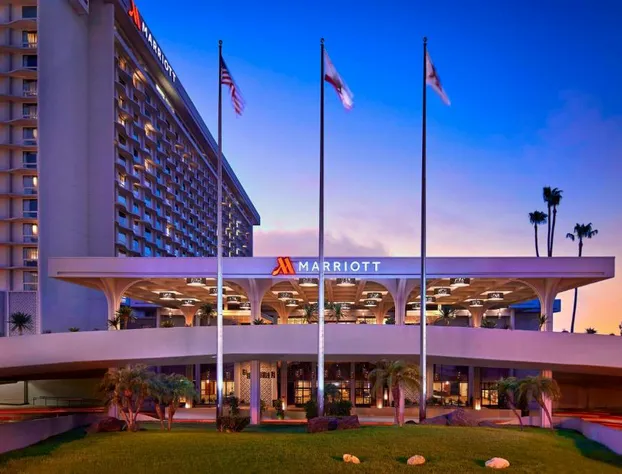 Los Angeles Airport Marriott hotel detail image 1