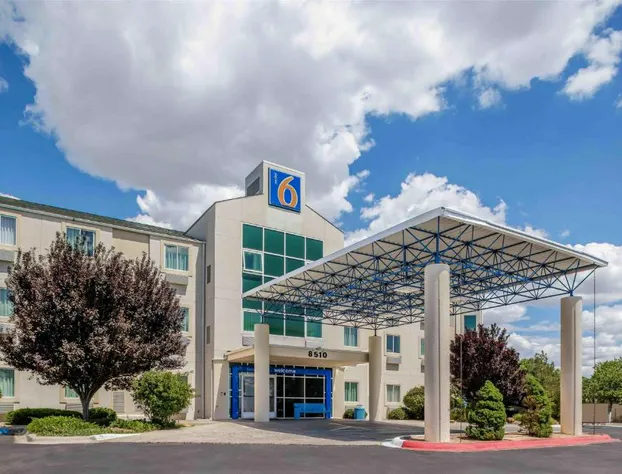 Motel 6 Albuquerque, NM - North hotel detail image 1