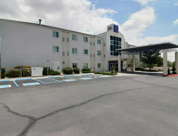 Motel 6 Albuquerque, NM - North hotel detail image 1