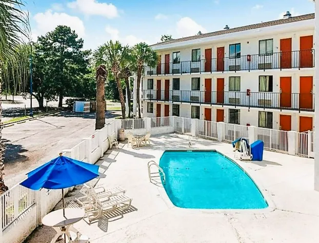 Oyo Hotel Mobile Al I-65 At Airport Blvd hotel detail image 2