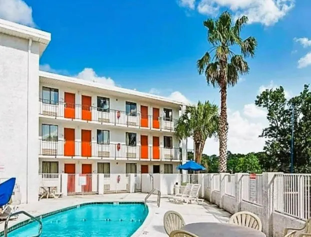 Oyo Hotel Mobile Al I-65 At Airport Blvd hotel detail image 3