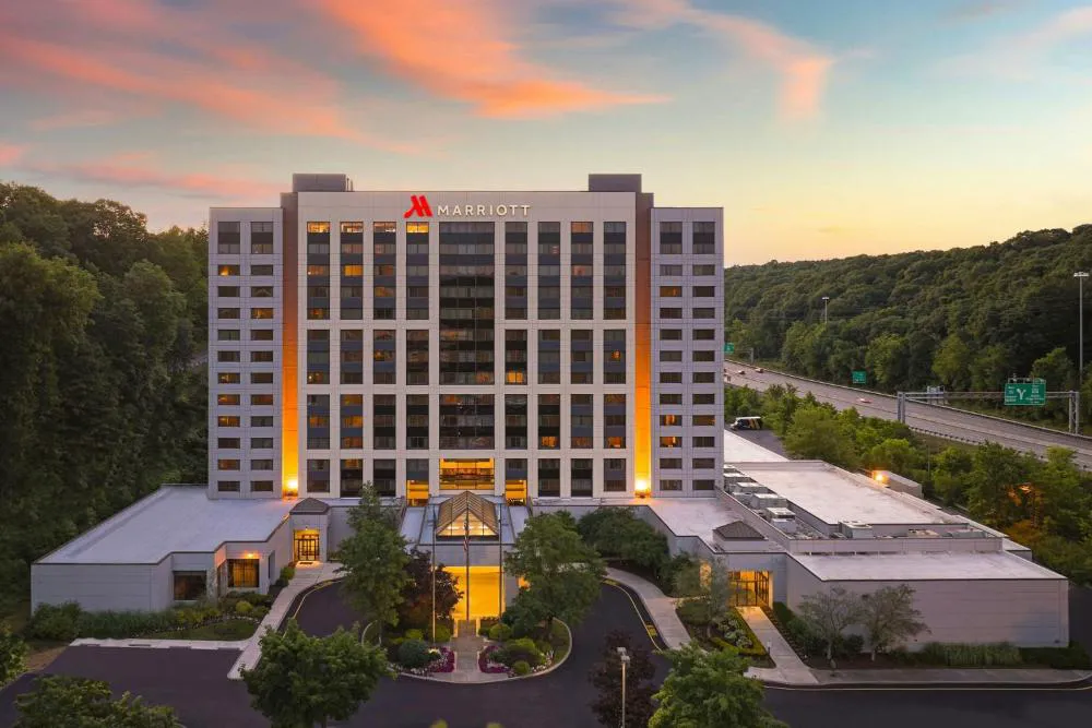 Pittsburgh Airport Marriott hotel hero