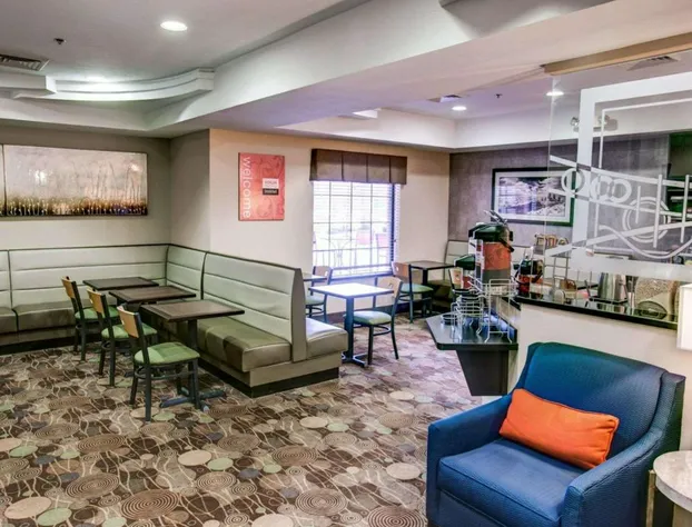 Comfort Suites Pittsburgh Airport hotel detail image 1