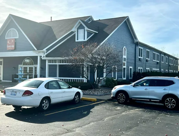 Econo Lodge & Suites Grand Rapids Airport hotel detail image 1