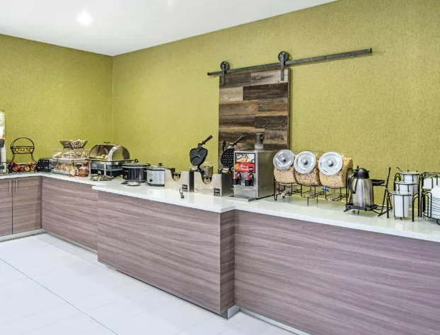 La Quinta Inn & Suites by Wyndham Moscow Pullman hotel detail image 3