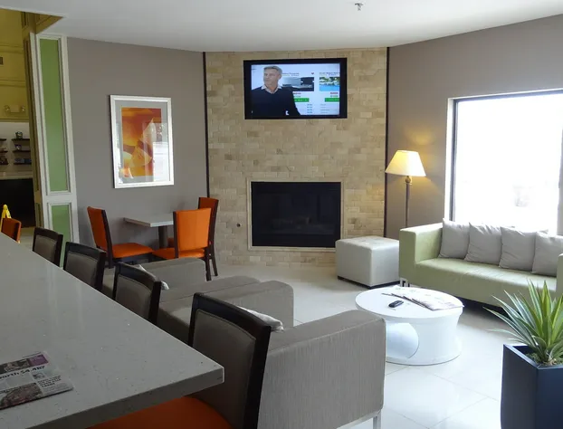 Holiday Inn Express Kansas City-Bonner Springs by IHG hotel detail image 2