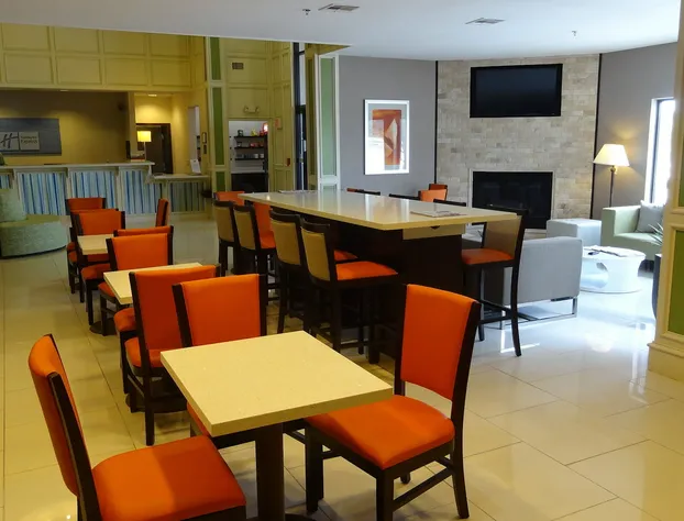 Holiday Inn Express Kansas City-Bonner Springs by IHG hotel detail image 4