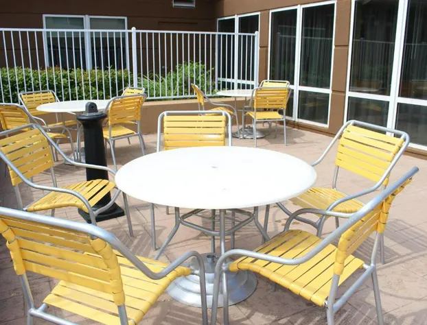 Fairfield Inn & Suites by Marriott Kansas City Liberty hotel detail image 1