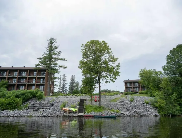 Ramada by Wyndham Ottawa On The Rideau hotel detail image 2