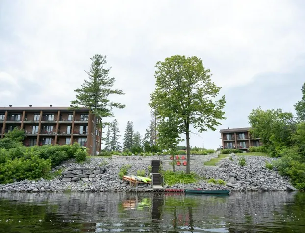 Ramada by Wyndham Ottawa On The Rideau hotel detail image 4