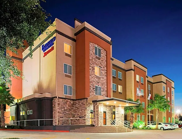 Fairfield Inn & Suites by Marriott Houston Hobby Airport. hotel detail image 2