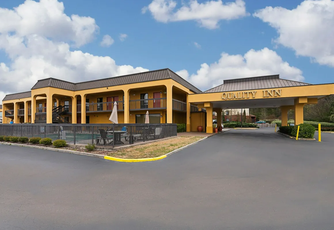 Quality Inn Airport - Southeast hotel hero