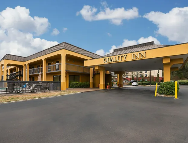 Quality Inn Airport - Southeast hotel detail image 1