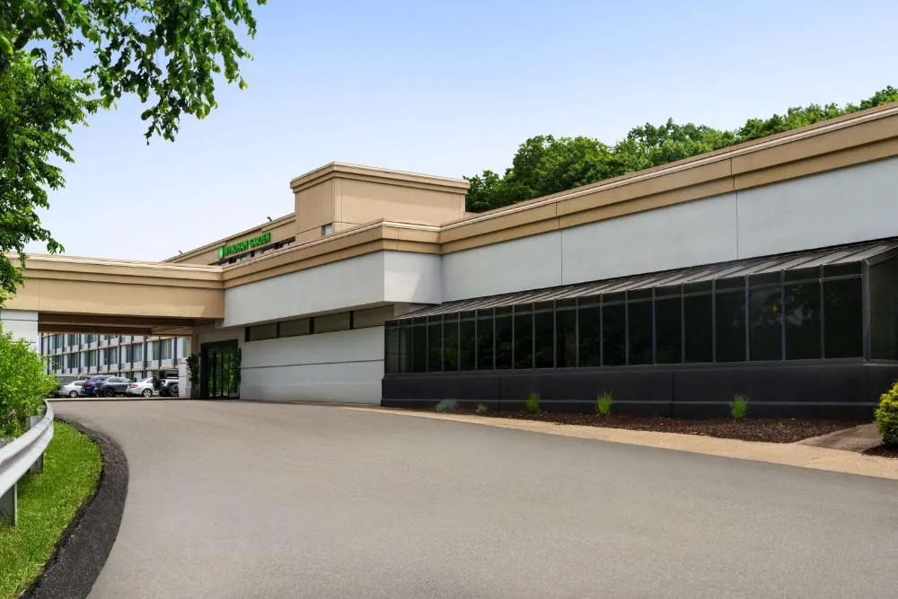 Wyndham Garden Pittsburgh Airport hotel hero