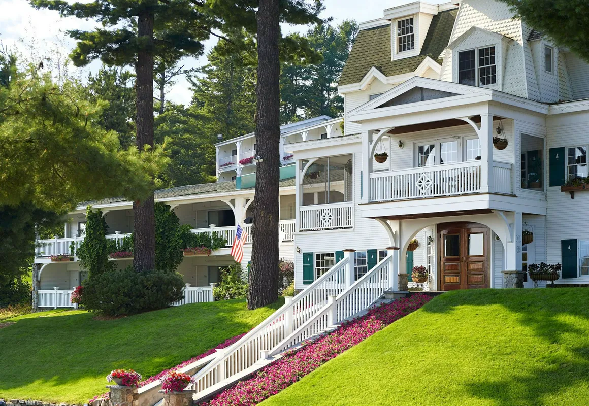 Mirror Lake Inn hotel hero