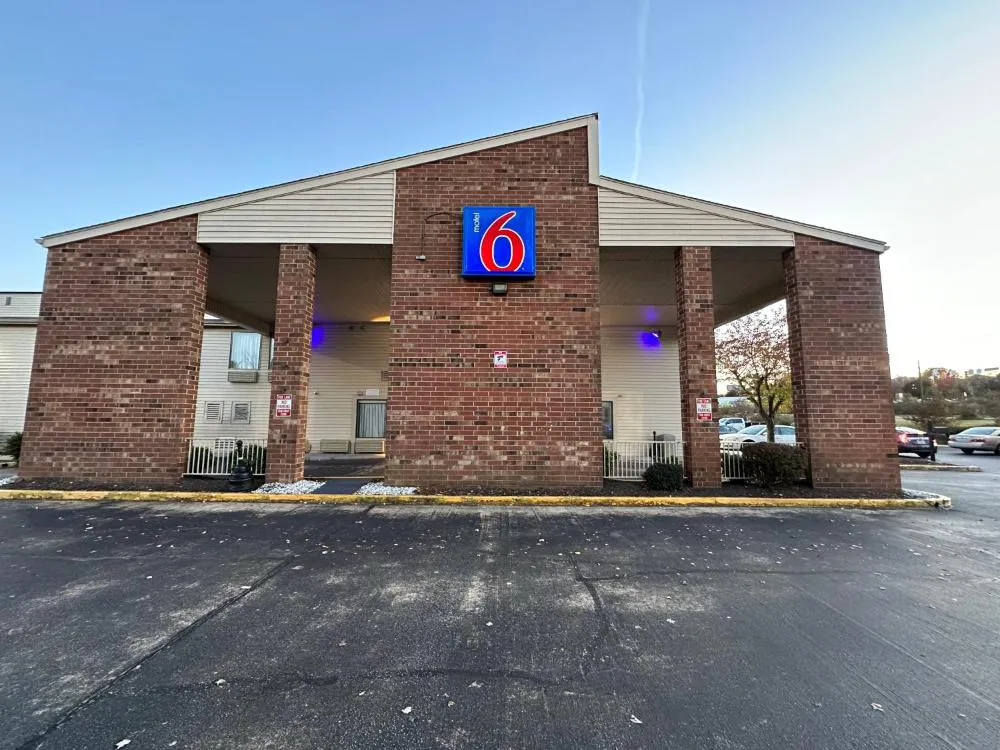 Motel 6 Greensboro, NC - Airport hotel hero