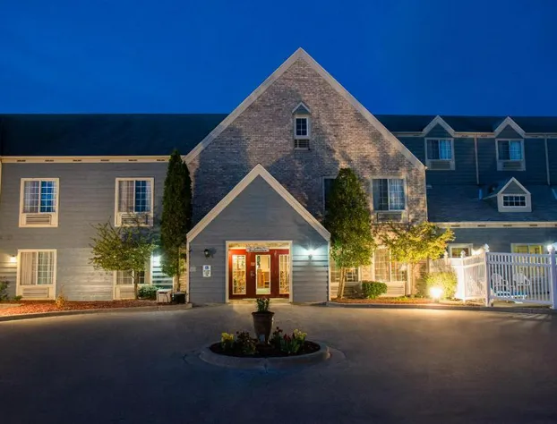 Baymont by Wyndham Mequon Milwaukee Area hotel detail image 2