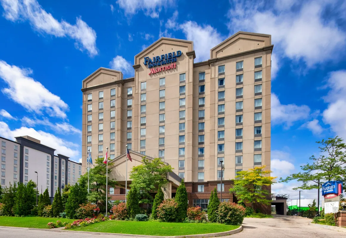 Fairfield Inn and Suites by Marriott Toronto Airport hotel hero