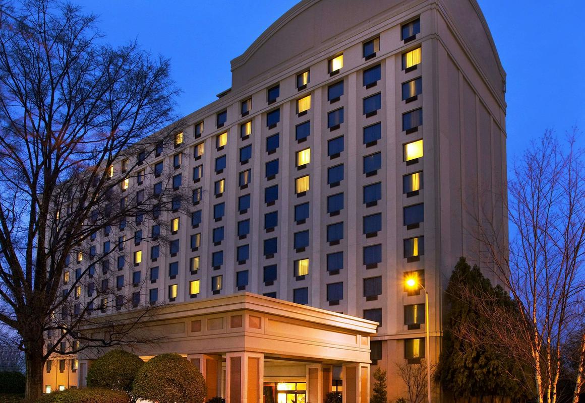 Sonesta Atlanta Airport North hotel hero