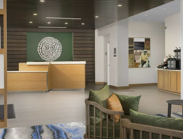 Fairfield Inn & Suites by Marriott Alexandria West/Mark Center hotel detail image 1