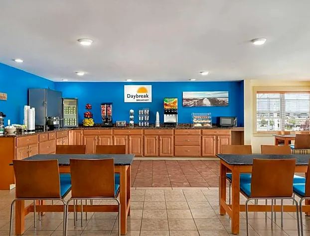 Spark by Hilton Portland Airport Maine Mall hotel detail image 3