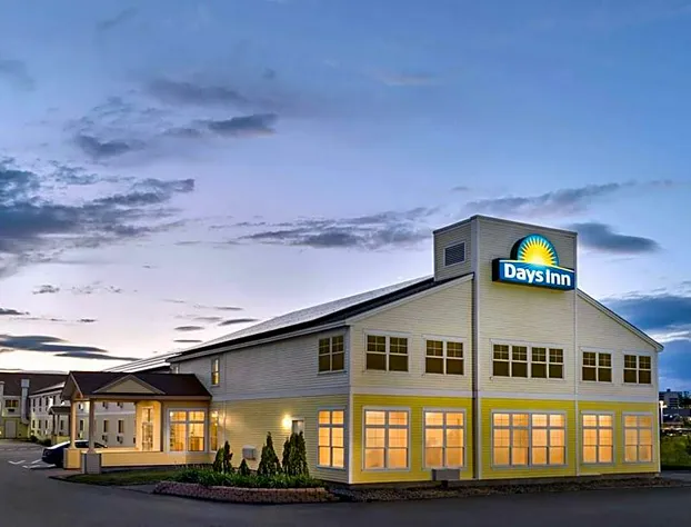 Spark by Hilton Portland Airport Maine Mall hotel detail image 1