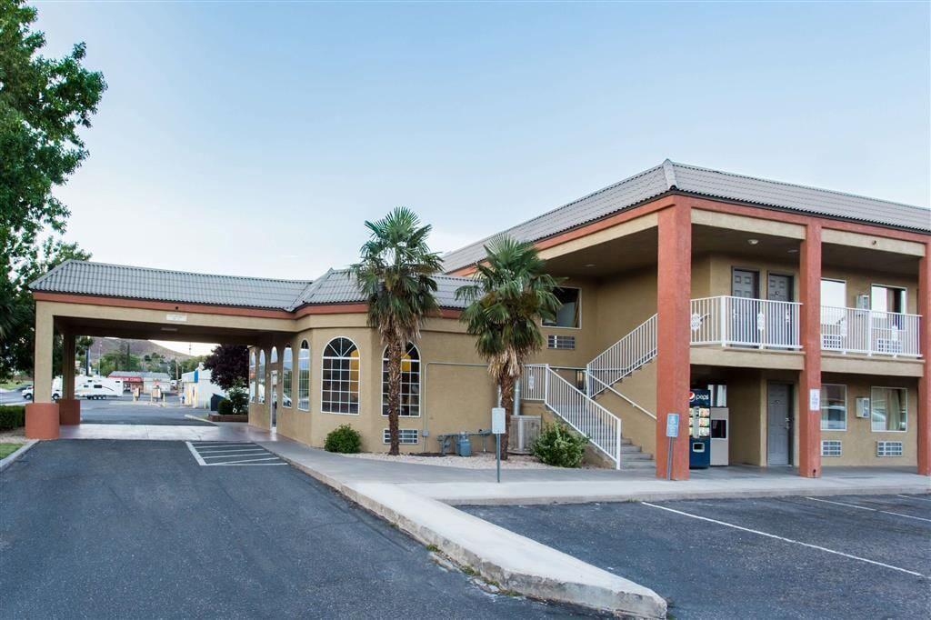 Hotel Zion Inn hotel hero