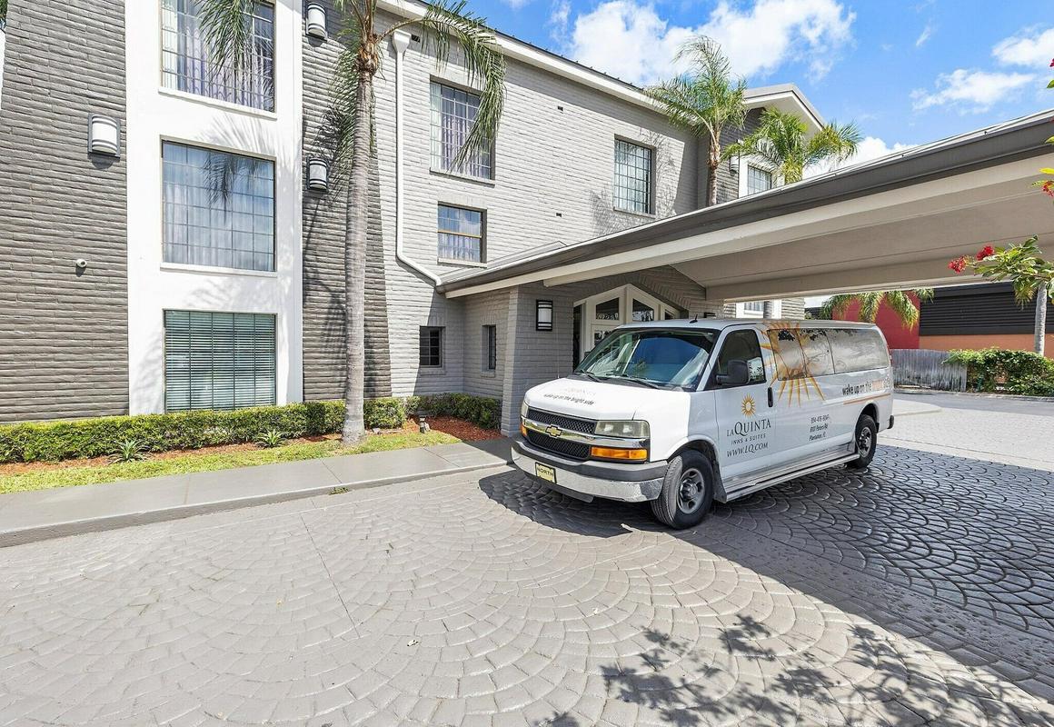 La Quinta Inn by Wyndham Miami Airport North hotel hero
