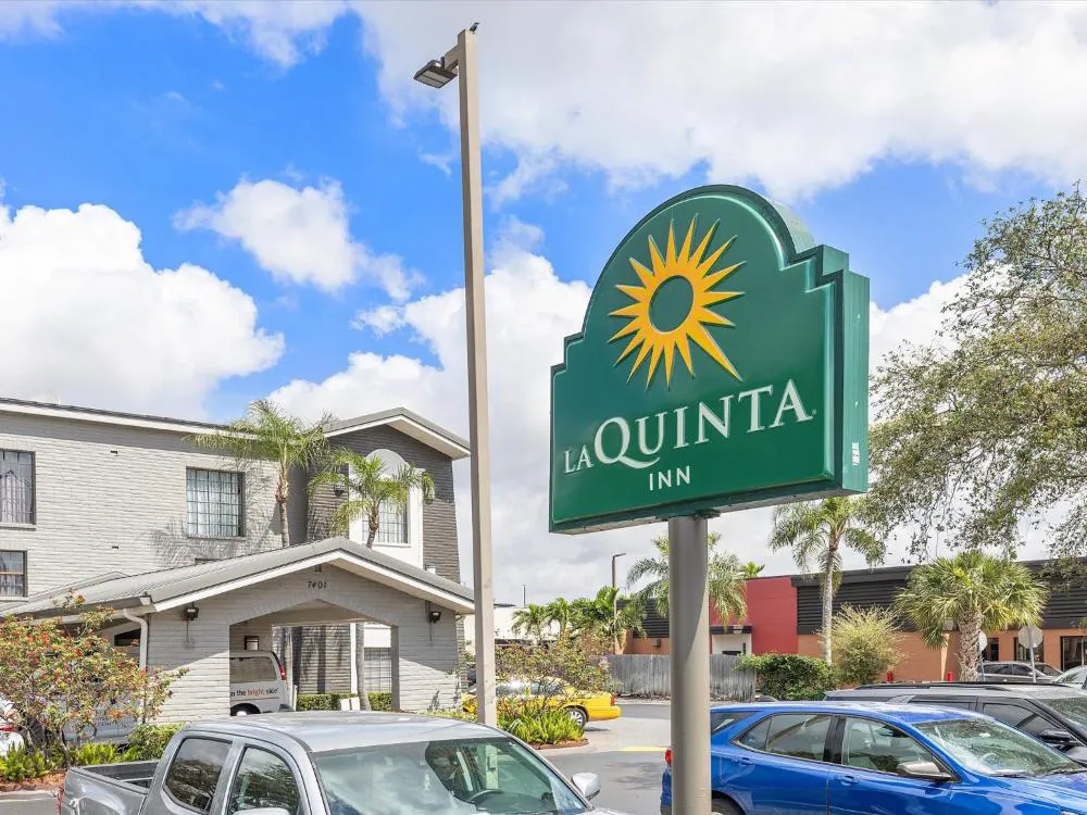 La Quinta Inn by Wyndham Miami Airport North hotel hero