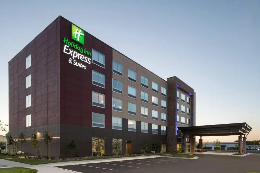 Holiday Inn Express & Suites Duluth North - Miller Hill by IHG hotel hero
