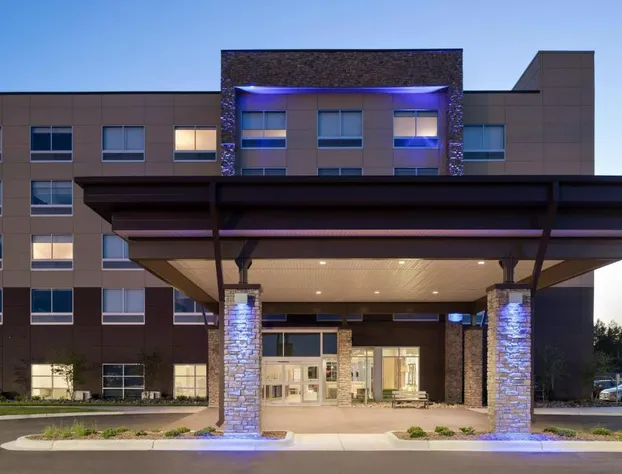 Holiday Inn Express & Suites Duluth North - Miller Hill by IHG hotel detail image 2
