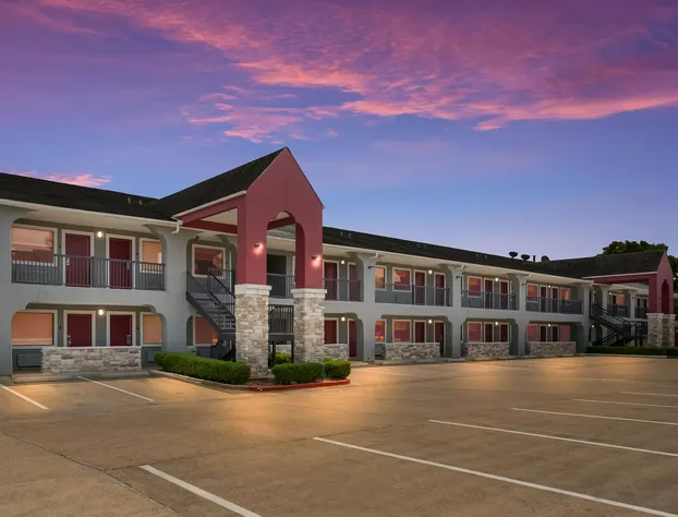 Best Western Huntsville Inn & Suites hotel detail image 1
