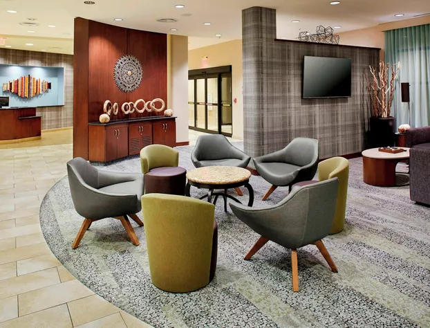 Courtyard by Marriott Hamilton hotel detail image 1