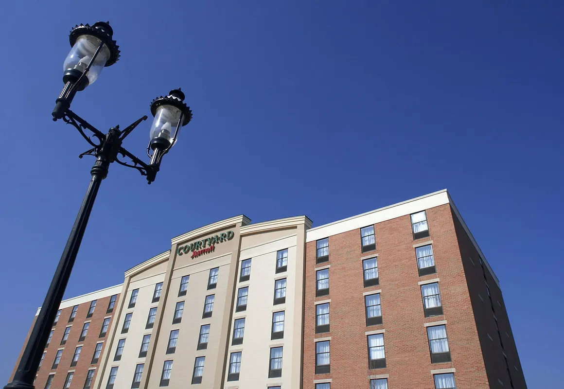 Courtyard by Marriott Hamilton hotel hero