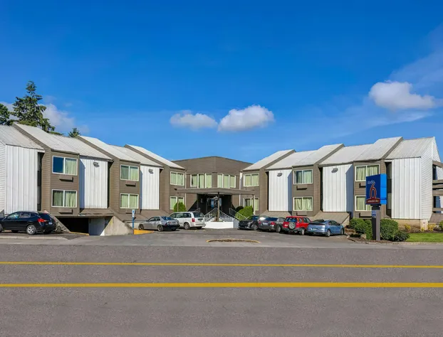 Studio 6 Portland, OR hotel detail image 1