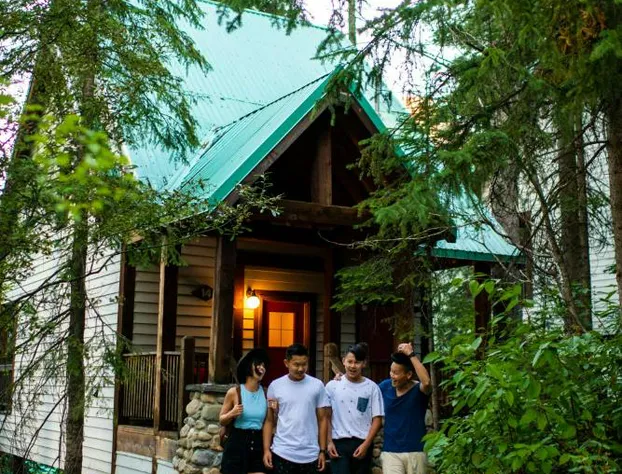 Emerald Lake Lodge hotel detail image 3