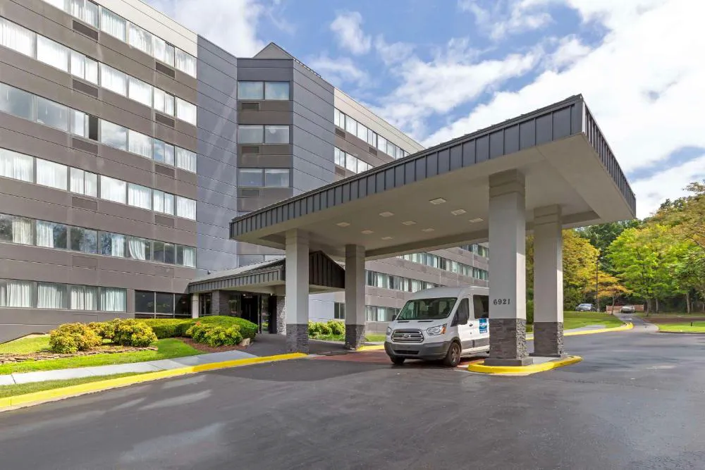 Clarion Hotel & Suites BWI Airport North hotel hero