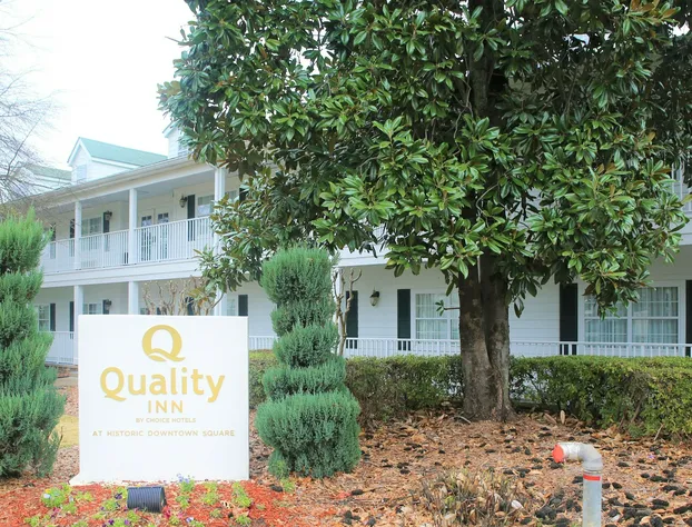 Quality Inn Fayetteville near Historic Downtown Square hotel detail image 3