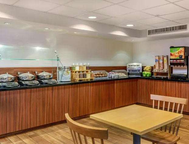 Fairfield Inn by Marriott Portsmouth-Seacoast hotel detail image 3