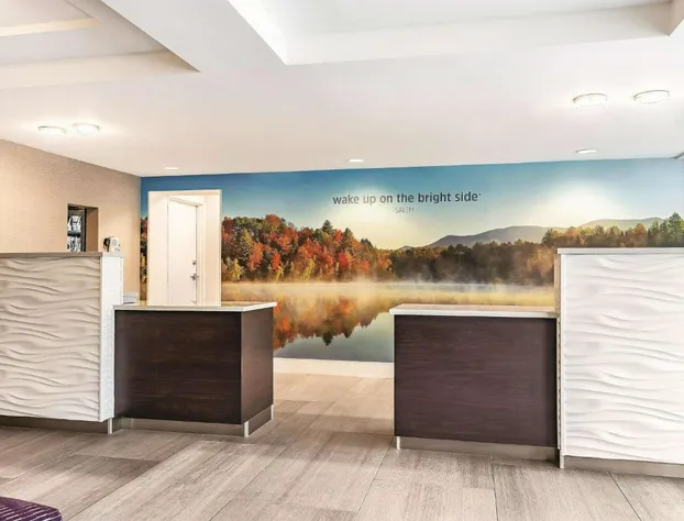 La Quinta Inn & Suites by Wyndham Salem NH hotel detail image 4