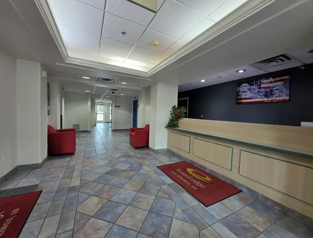 Econo Lodge Hot Springs South hotel detail image 3