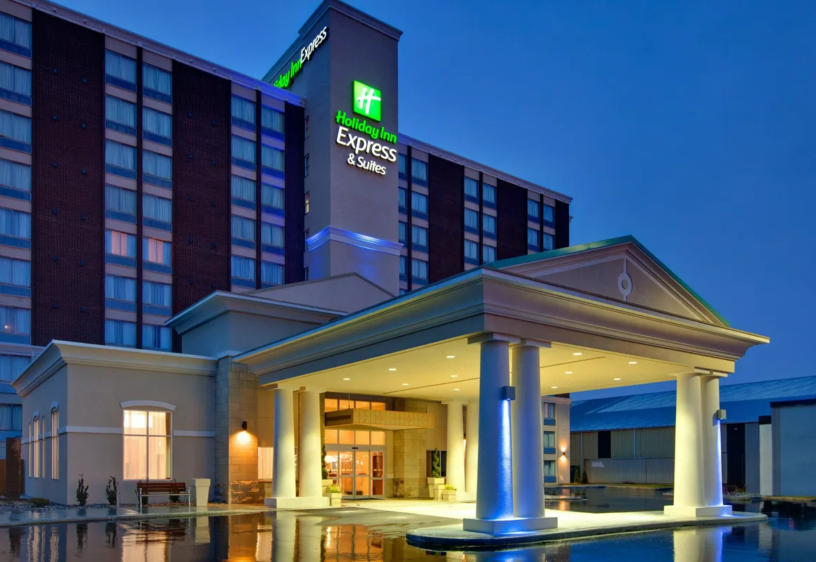 Holiday Inn Express & Suites Chatham South by IHG hotel hero