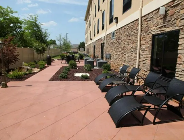 Holiday Inn Express & Suites Huntsville Airport by IHG hotel detail image 2