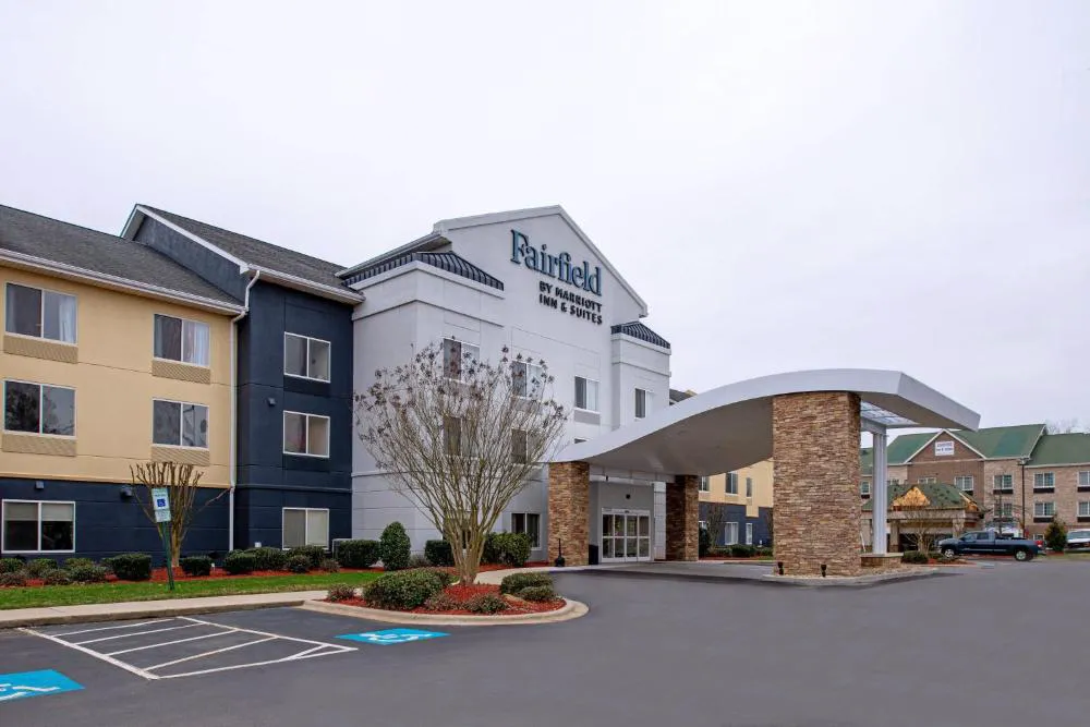Fairfield Inn & Suites by Marriott High Point/Archdale hotel hero